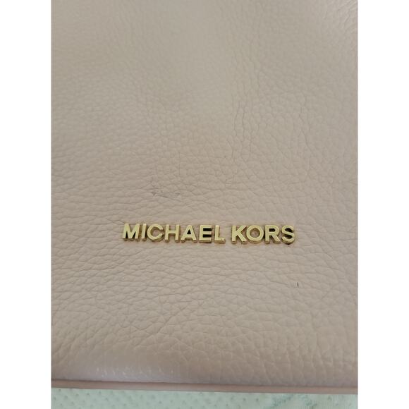 Michael Kors Jet Set Large Pebbled Leather Tote Purse Charm Pockets Beige Logo - Picture 7 of 12